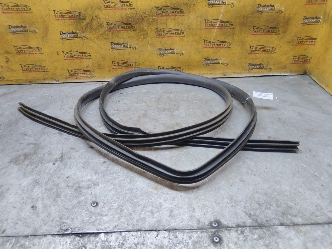 Уплотнитель двери передней левой A57AU3 Nissan Micra - Фото 1