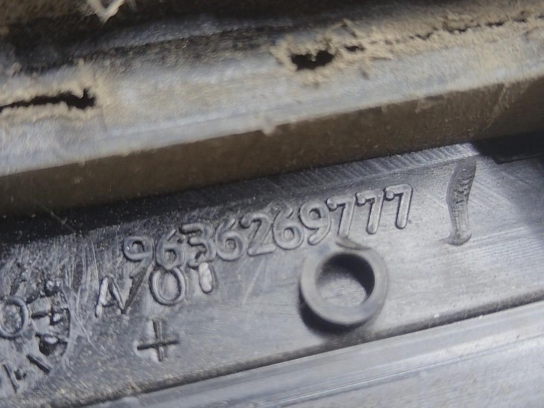 Решетка вентиляции кузова I0QG83 Citroen Xsara Picasso - Фото 3