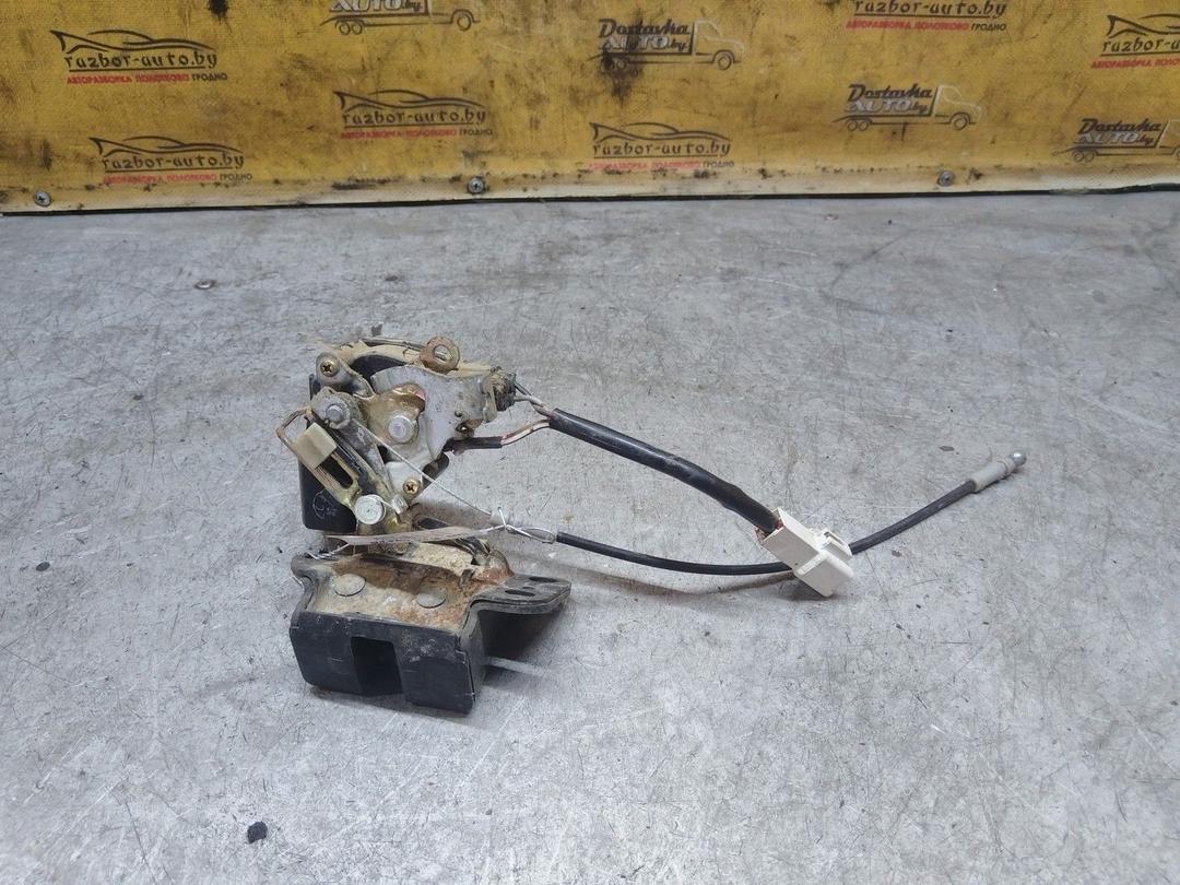 Замок багажника CJR8UK Toyota Corolla