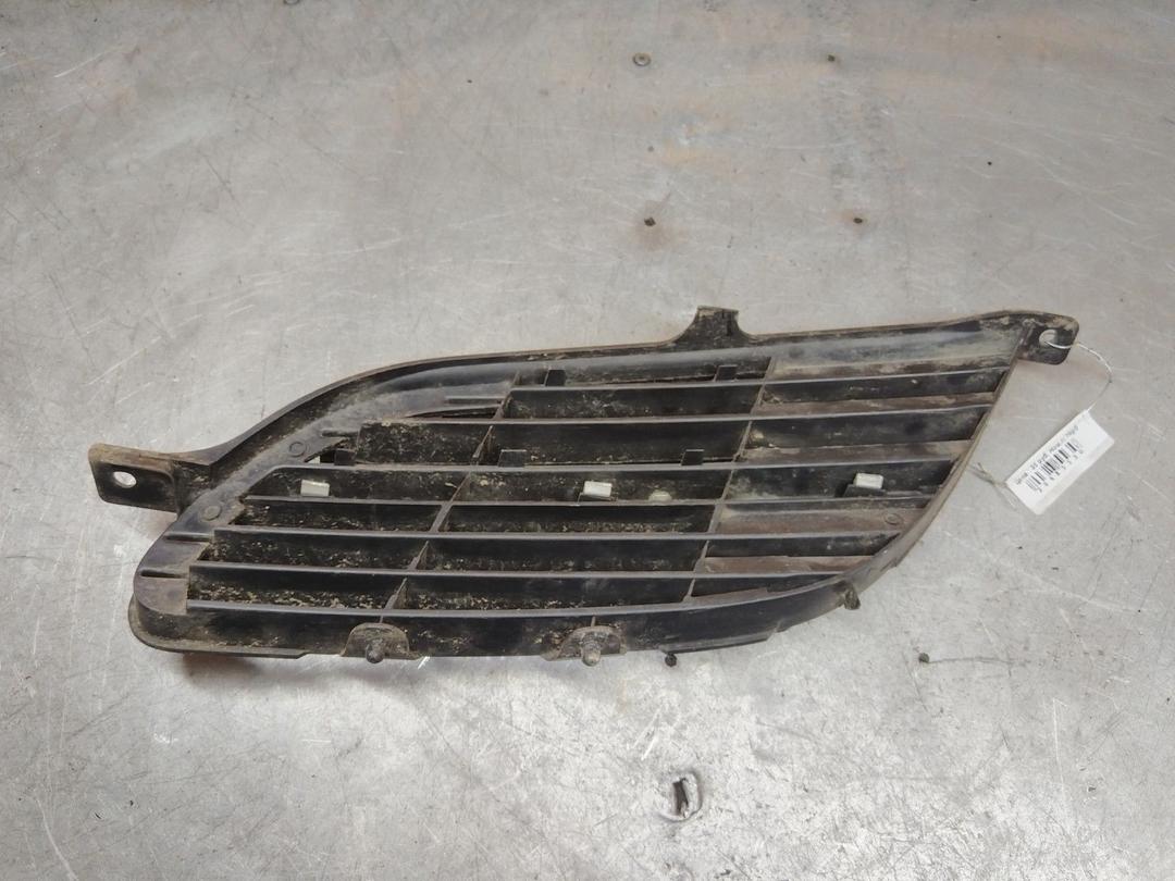 Решетка радиатора 8L0KG0 Nissan Almera Tino купить