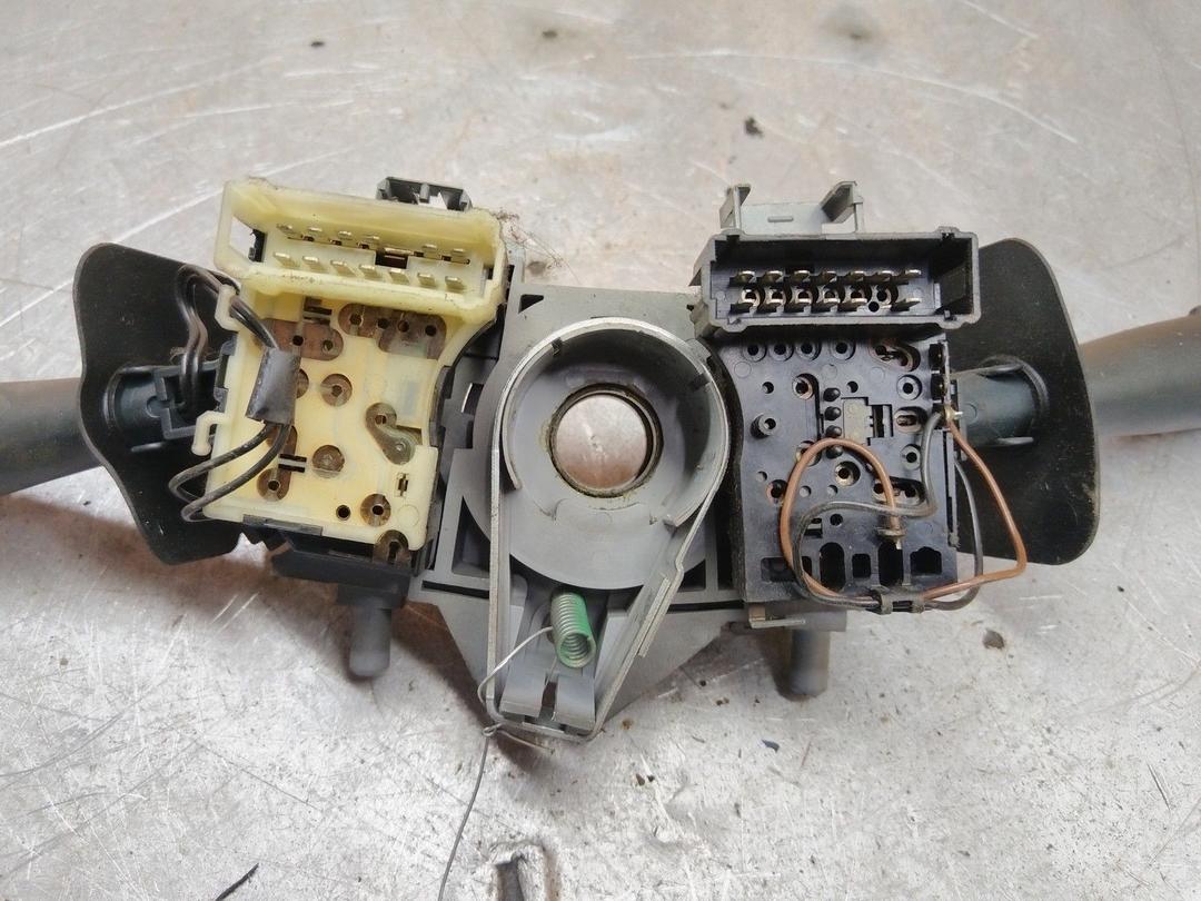 Переключатель подрулевой (стрекоза) KF1AUG Renault Scenic купить в магазине запчастей бу