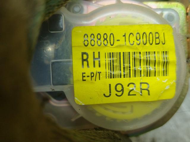 Ремень безопасности передний правый LRW67M Hyundai Getz купить на авторазборке