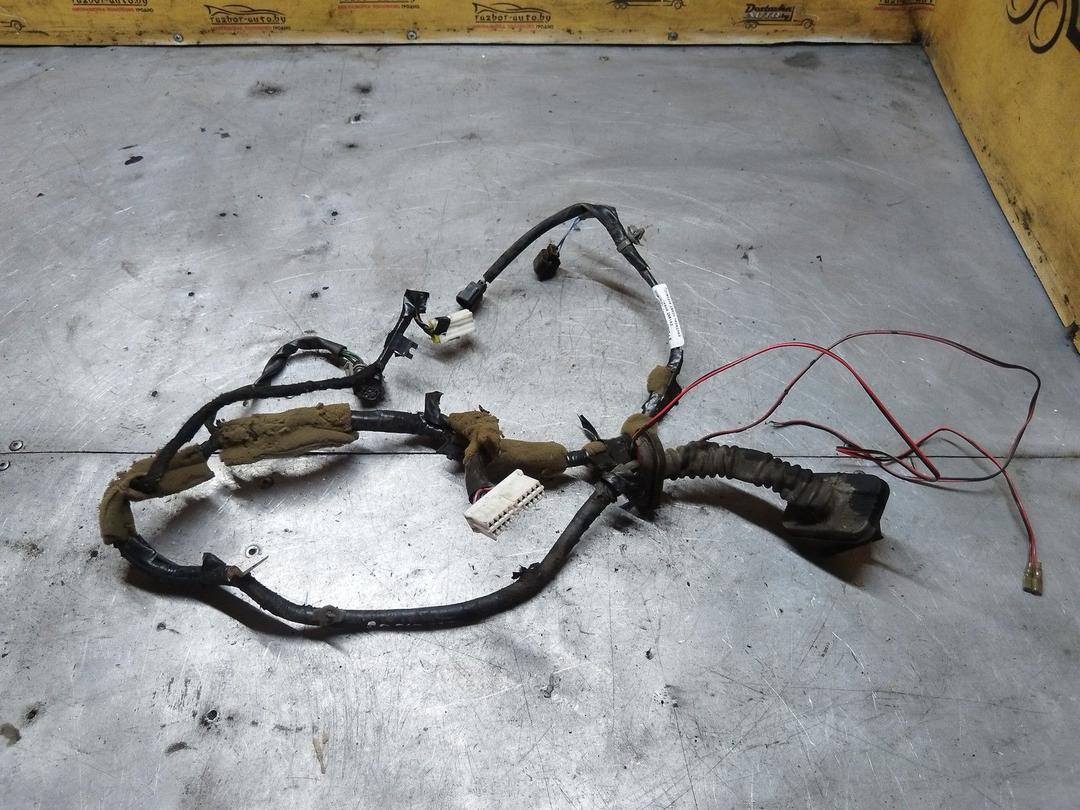 Проводка двери передней левой 2561A2 Mitsubishi Carisma