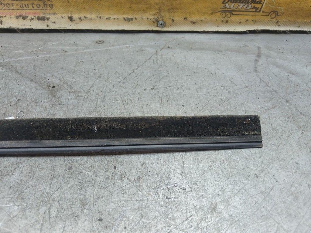 Молдинг стекла двери задней левой наружный 5LWXMV Audi 80 - Фото 4