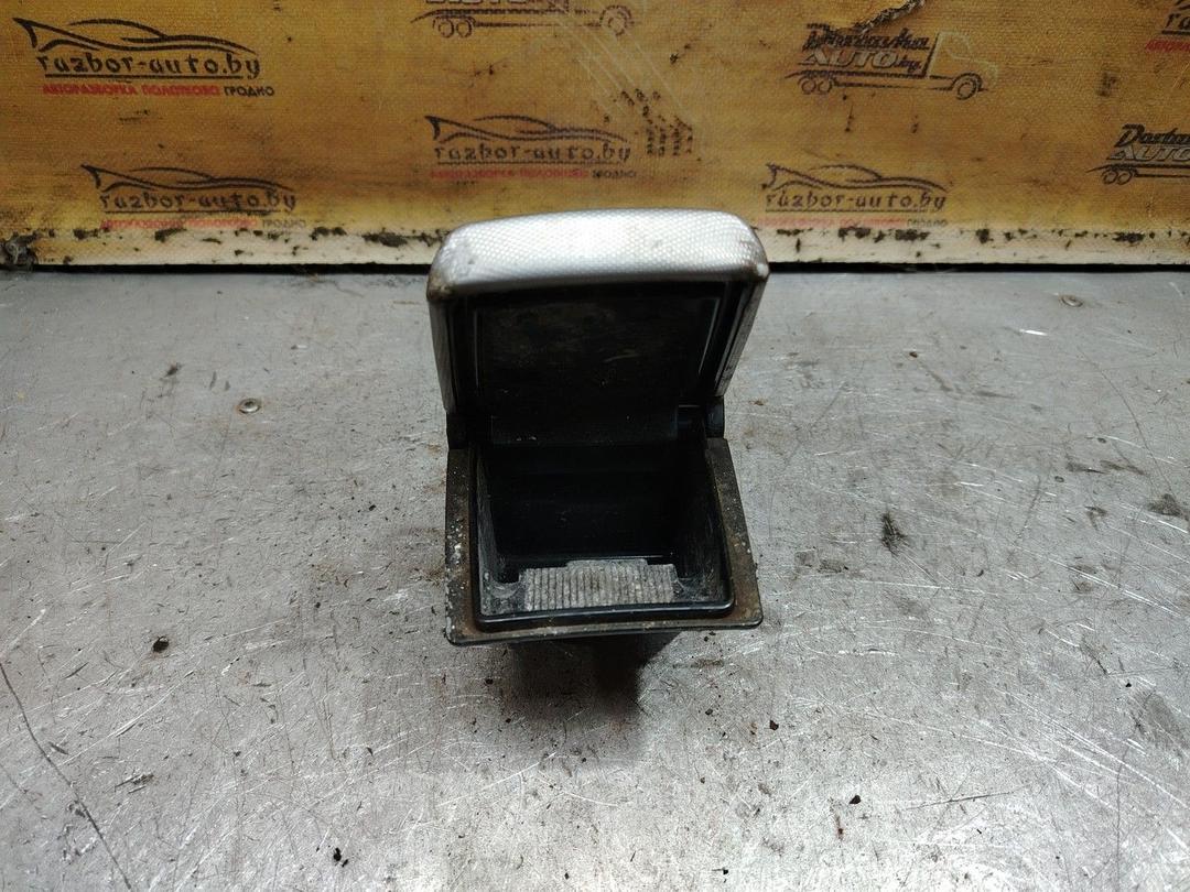 Пепельница 8W1UAW Nissan Primera - Фото 1