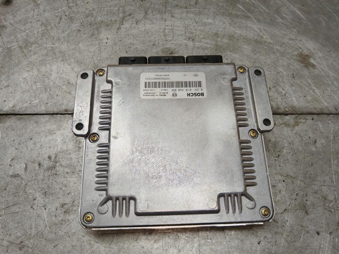 Блок управления двигателем U9IF8A Volvo V40 - Фото 3