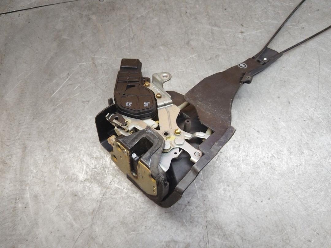 Замок двери задней правой KU1ABD Toyota Avensis Verso купить с доставкой