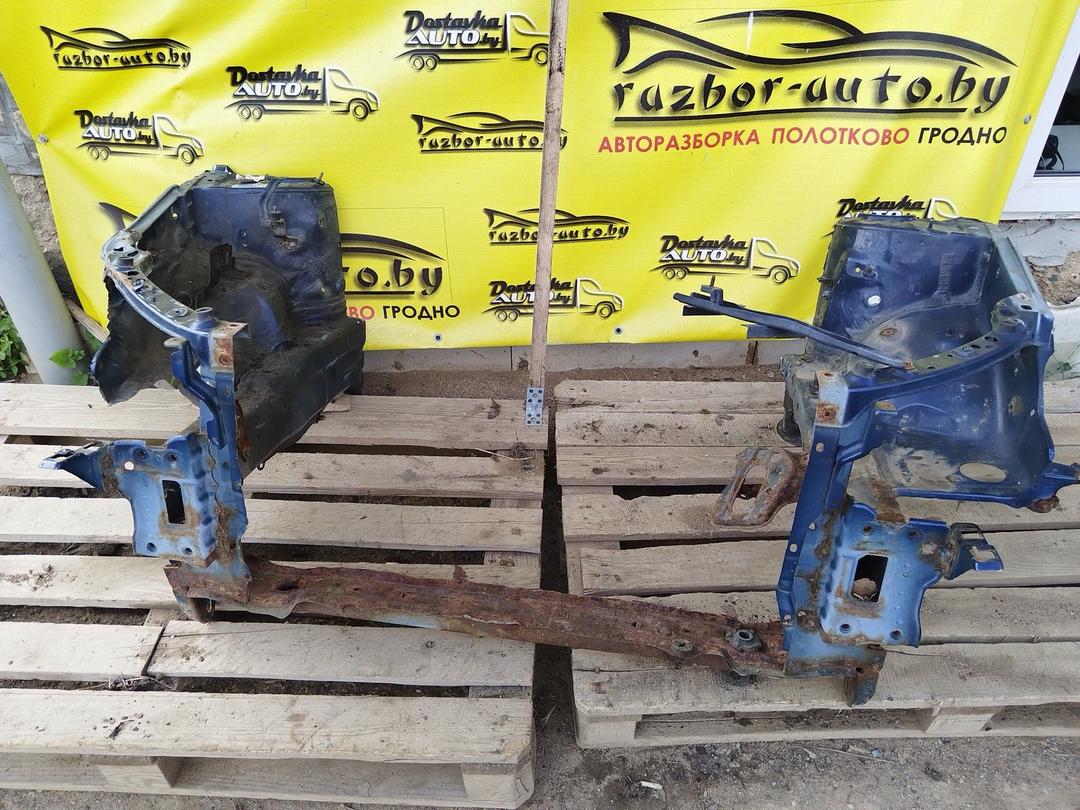 Передняя панель крепления облицовки (телевизор) 1XC8GC Toyota Avensis