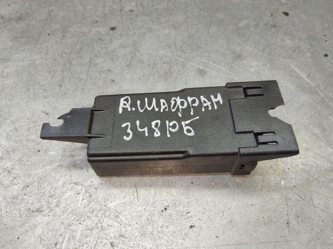 Блок управления стеклоподъемниками 8VWLR6 Renault Safrane купить в магазине запчастей бу