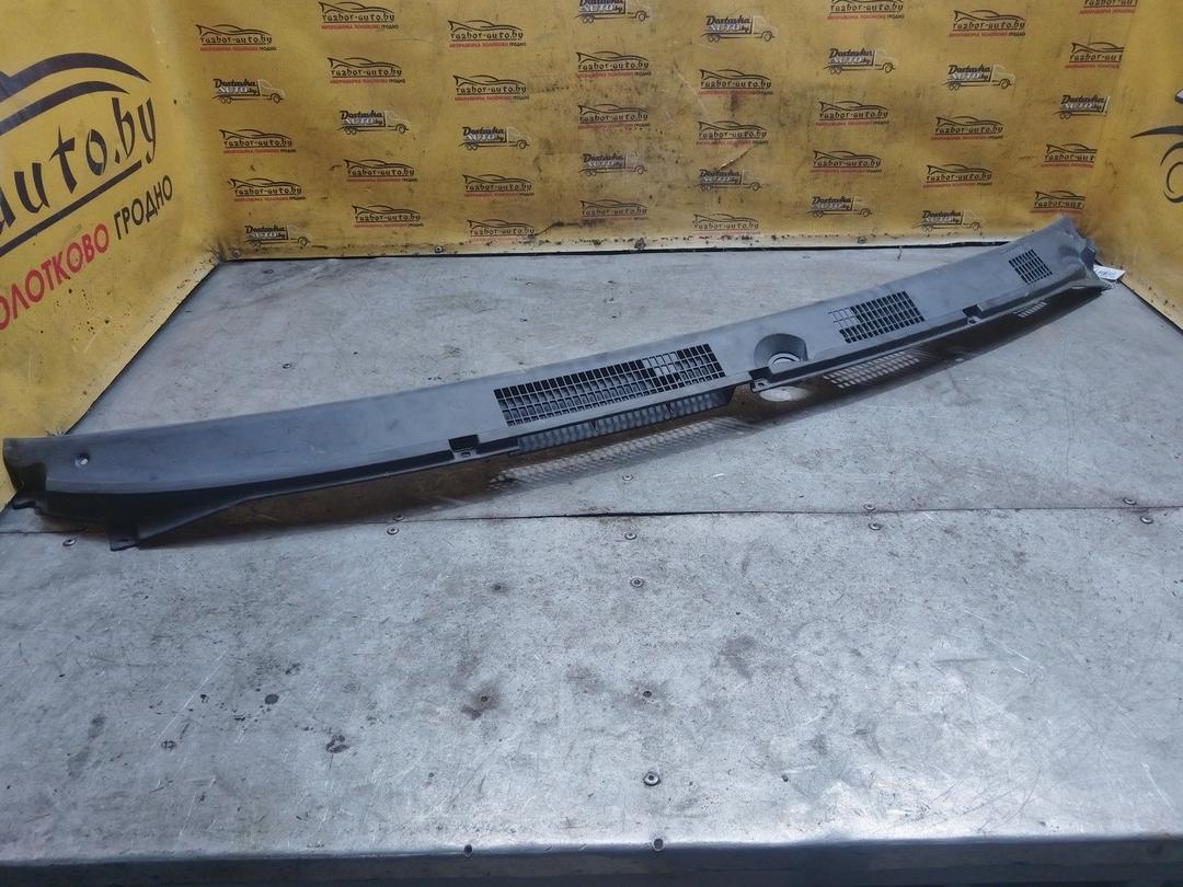 Дождевик YILKCV Mitsubishi Carisma купить на авторазборке