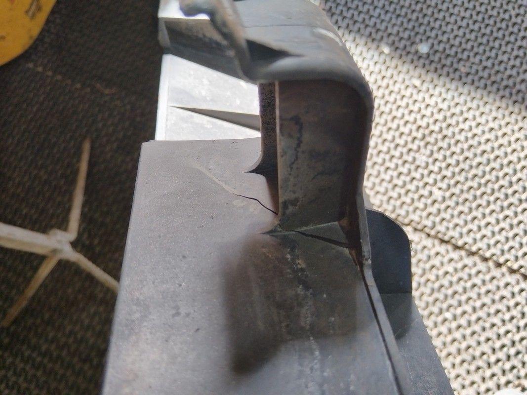 Усилитель бампера заднего ZM99QK Citroen Xsara Picasso купить