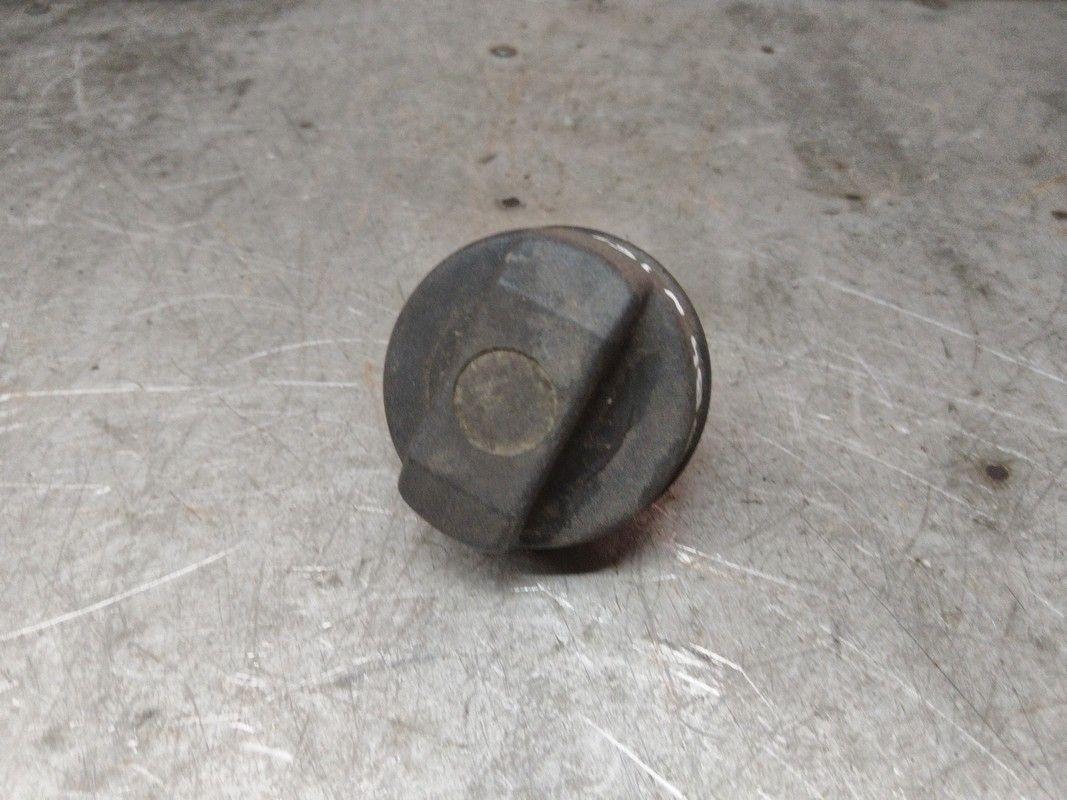 Крышка топливного бака H8W6GI Audi 80 - Фото 2