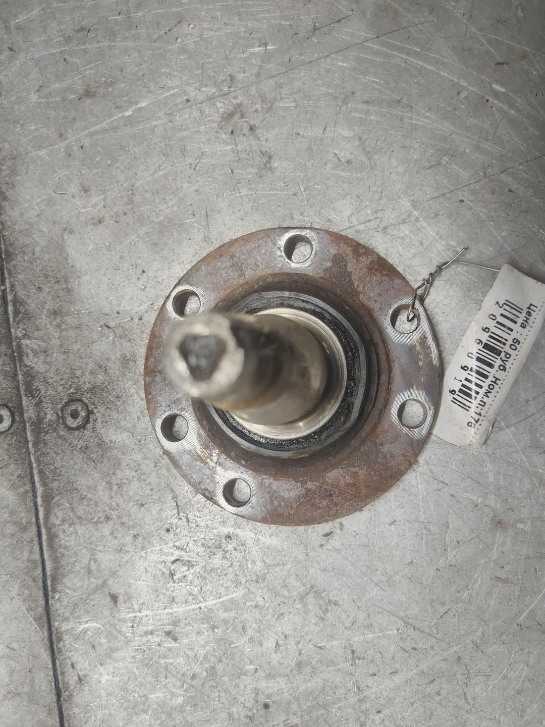 Цапфа задняя (ось ступицы) G68N08 Audi 80 купить в магазине запчастей бу