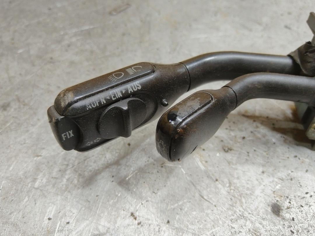 Переключатель подрулевой (стрекоза) NK6BF4 Audi 100 купить в магазине запчастей бу