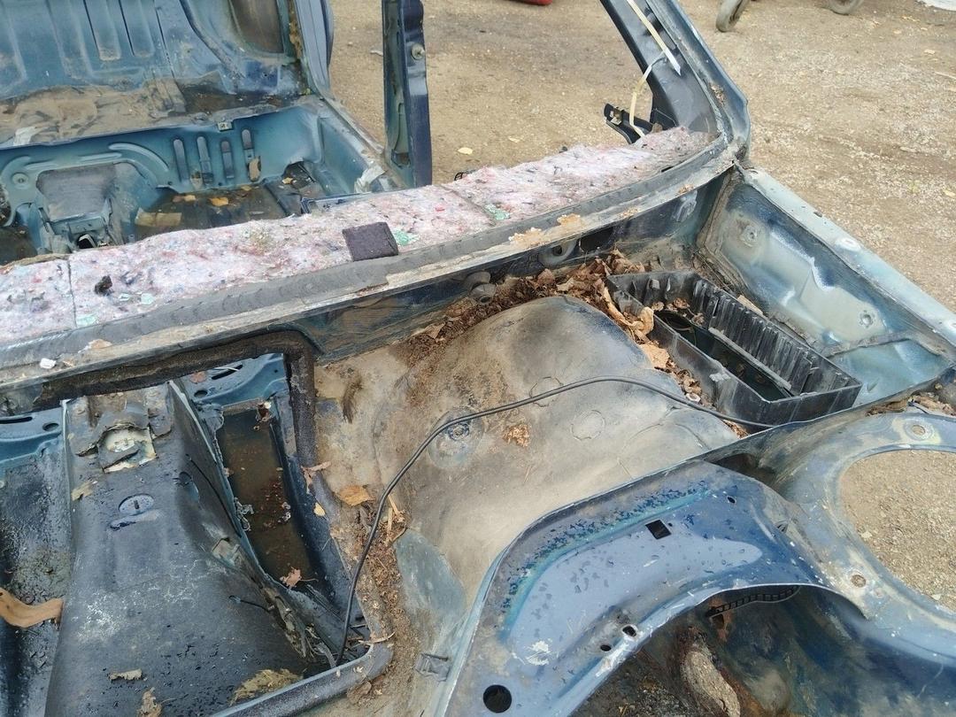 Стойка кузовная передняя левая BJ4PC7 Audi 100 купить в магазине запчастей бу