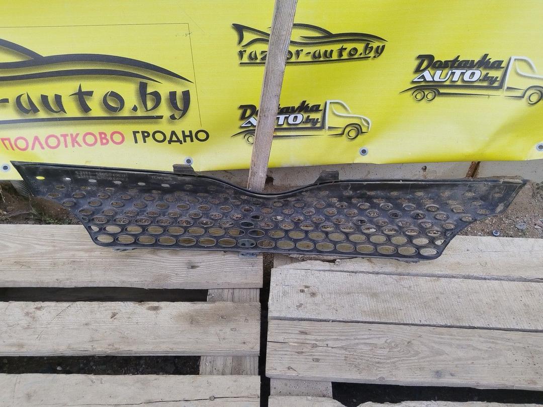 Решетка радиатора X85QZV Toyota Yaris Verso купить