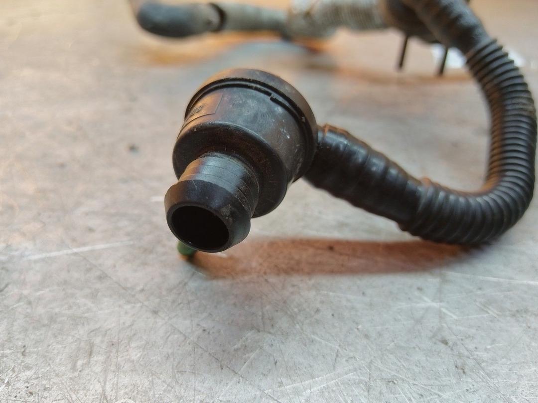 Трубка вакуумная NF99K1 Audi A4 - Фото 2