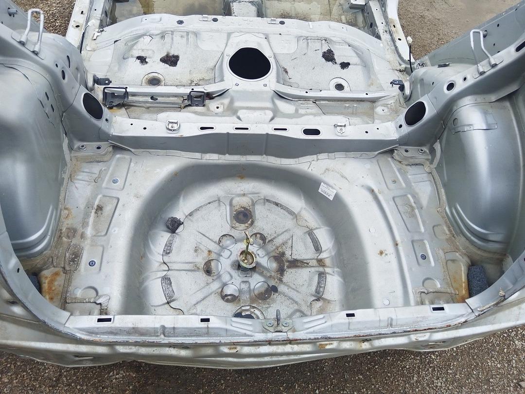 Ниша запасного колеса YAHLLH Toyota Corolla