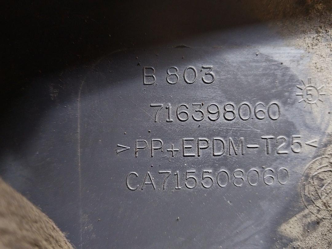 Кожух рулевой колонки 53VH6G Fiat Punto undefined