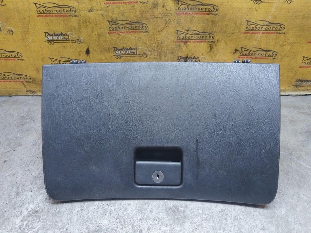 Бардачок P0N4Z0 Toyota Corolla