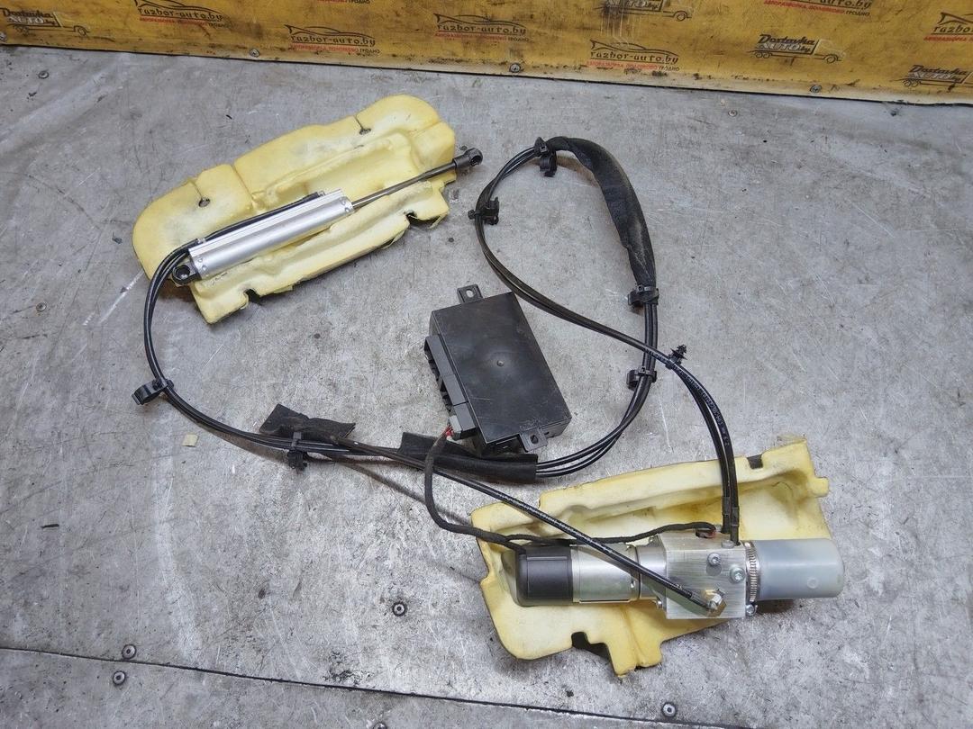 Электропривод багажника RE3K40 Volvo XC70 undefined