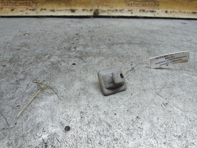 Крепление (крючок) солнцезащитного козырька 1QVXAG Peugeot 406 - Фото 1