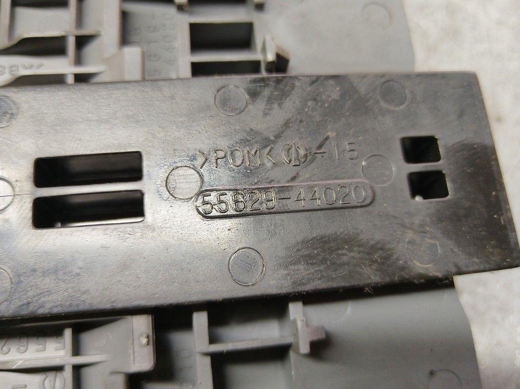 Подстаканник EBU1YS Toyota Avensis Verso - Фото 4