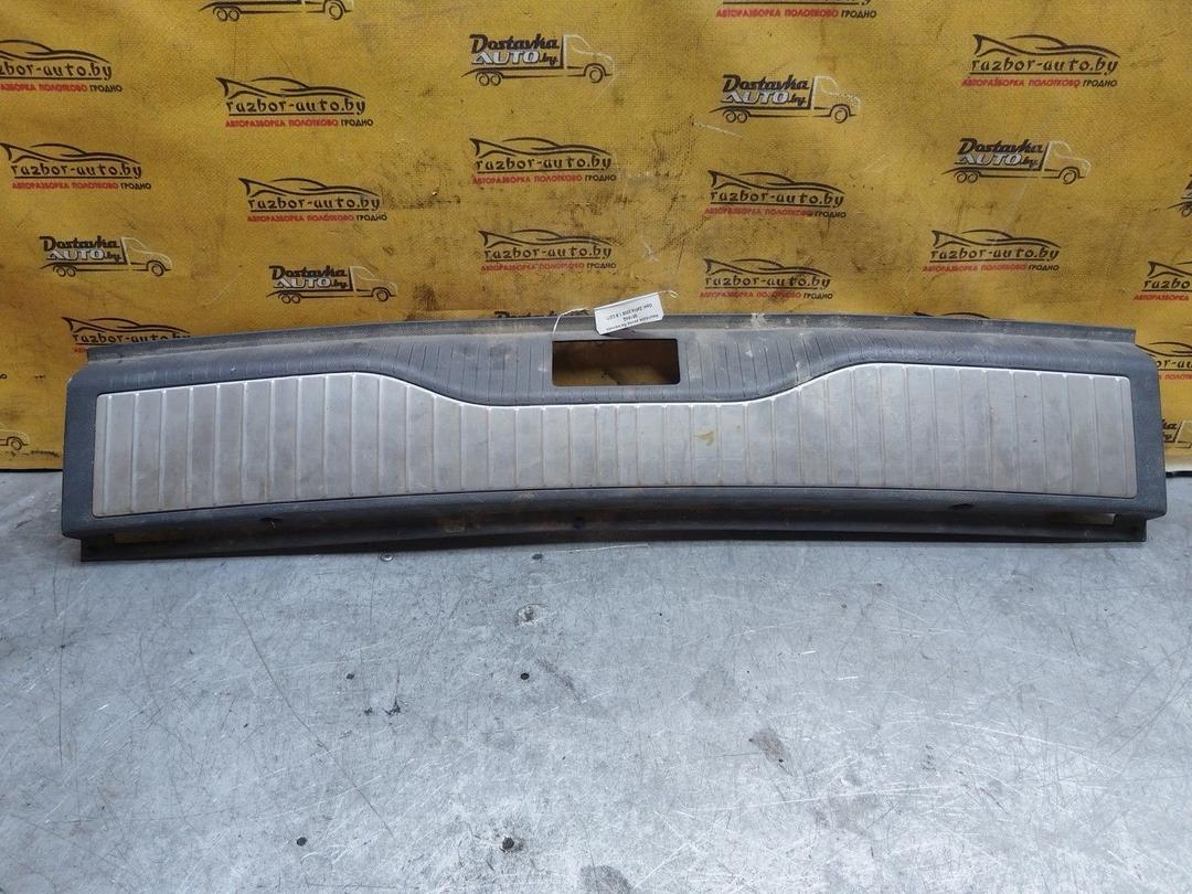 Накладка замка багажника 08184Q Opel Zafira