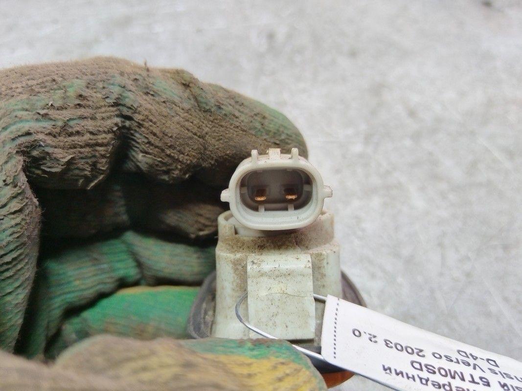 Повторитель передний правый 5TM0SD Toyota Avensis Verso купить с доставкой