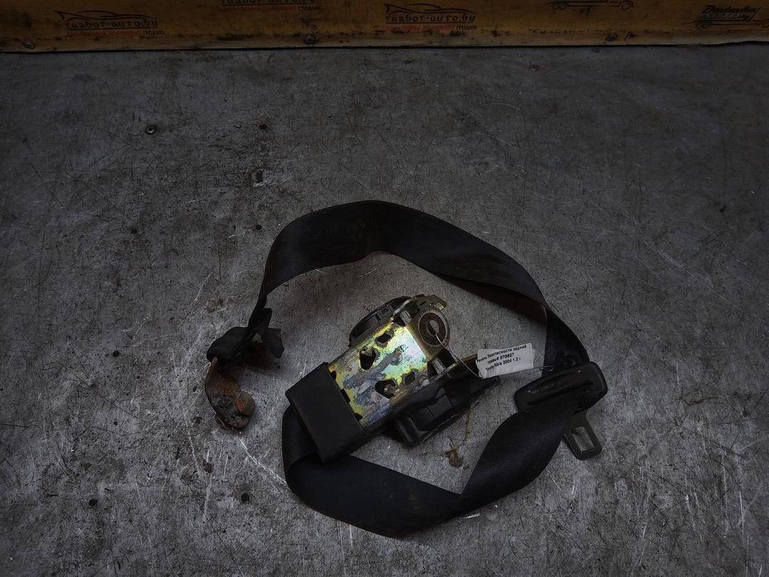 Ремень безопасности задний правый 87G62T Skoda Fabia