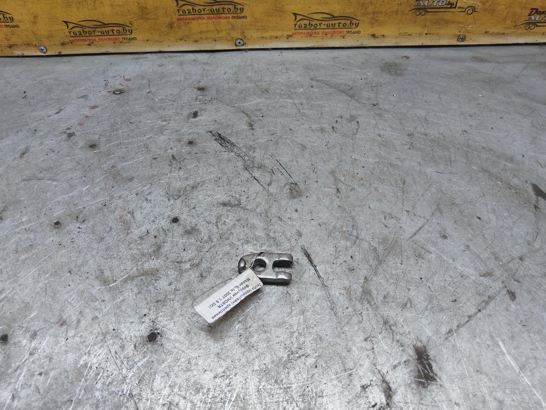 Скоба (кронштейн) крепления форсунки VHO8TR Nissan Note