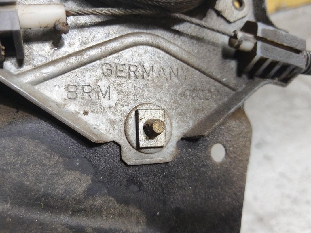 Стеклоподъемник передний правый 5OE1T4 Audi 100 undefined