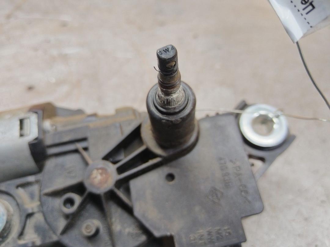 Моторчик заднего стеклоочистителя (дворника) KRWOLE Volkswagen Caddy купить в магазине запчастей бу