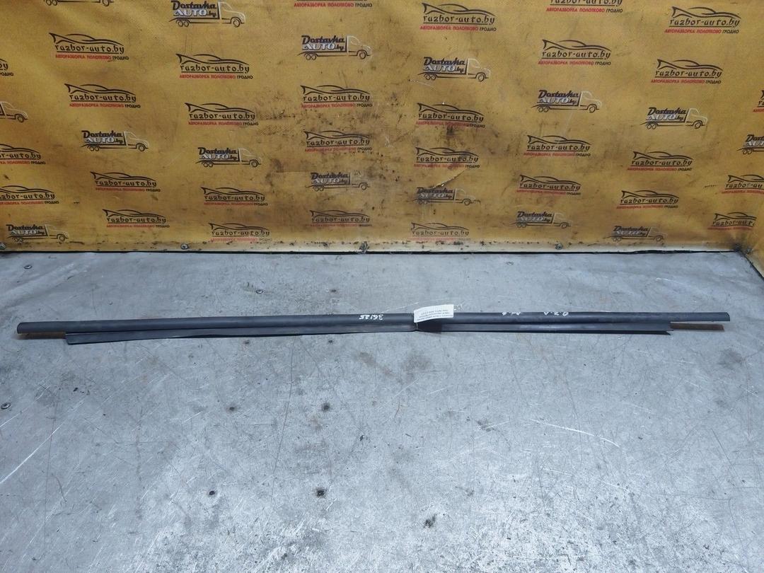 Молдинг стекла двери задней левой наружный FSYWUN Opel Zafira