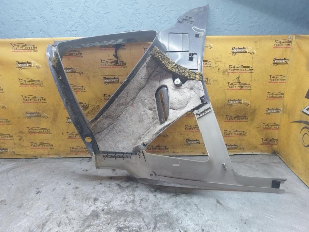 Обшивка стойки задней левой 8J0H8V Mercedes A W168 купить