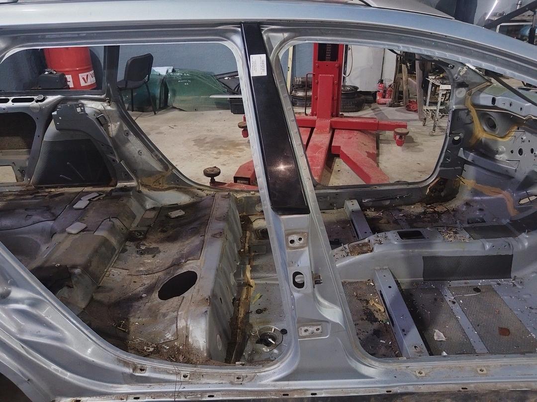 Стойка кузовная центральная правая 604ZK5 Citroen C5