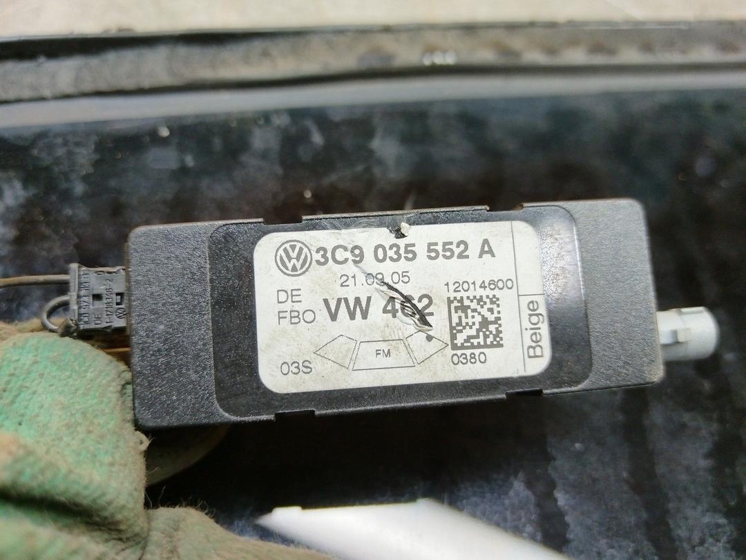 Стекло кузовное боковое правое M9Q5ZW Volkswagen Passat купить в магазине запчастей бу
