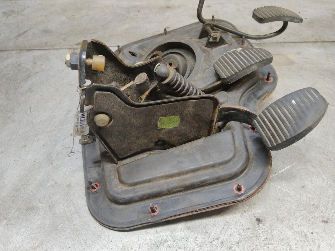 Узел педальный (блок педалей) D40DV5 Peugeot 806 купить с доставкой