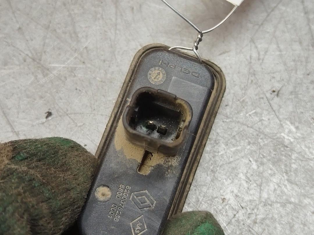 Кнопка открытия багажника RF477M Renault Scenic купить с доставкой