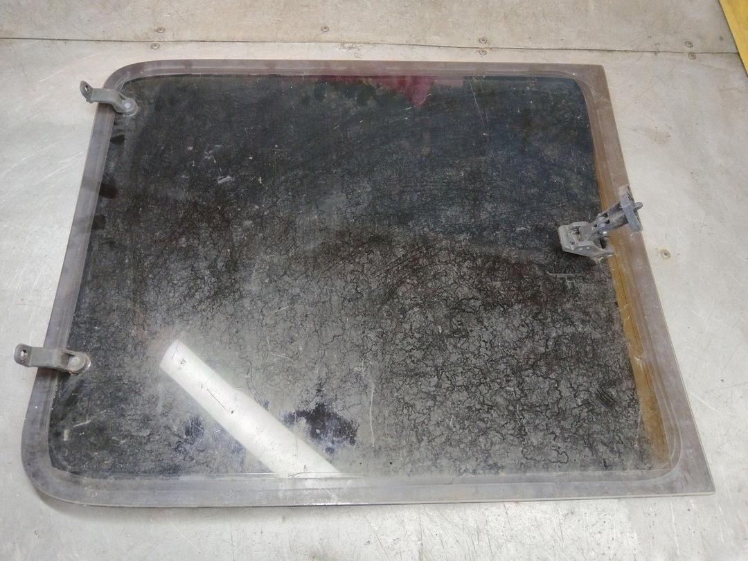 Стекло кузовное боковое правое IU8UJN Peugeot Partner купить с доставкой