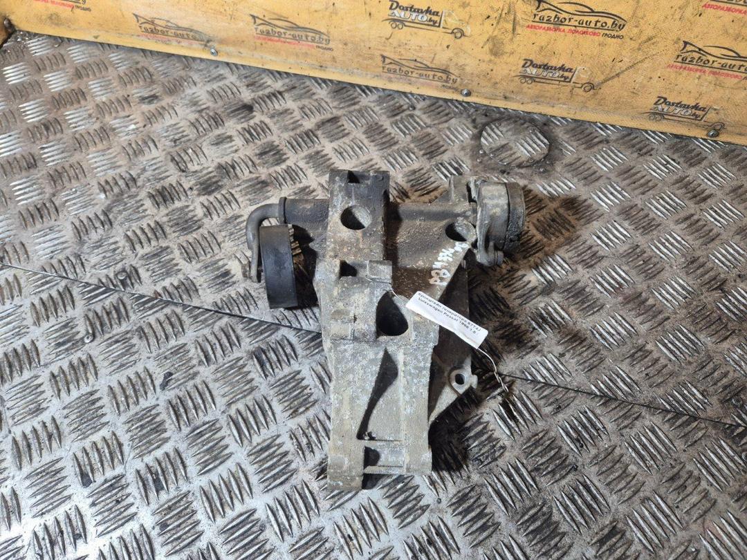 Кронштейн генератора 67T4JS Volkswagen Passat - Фото 1