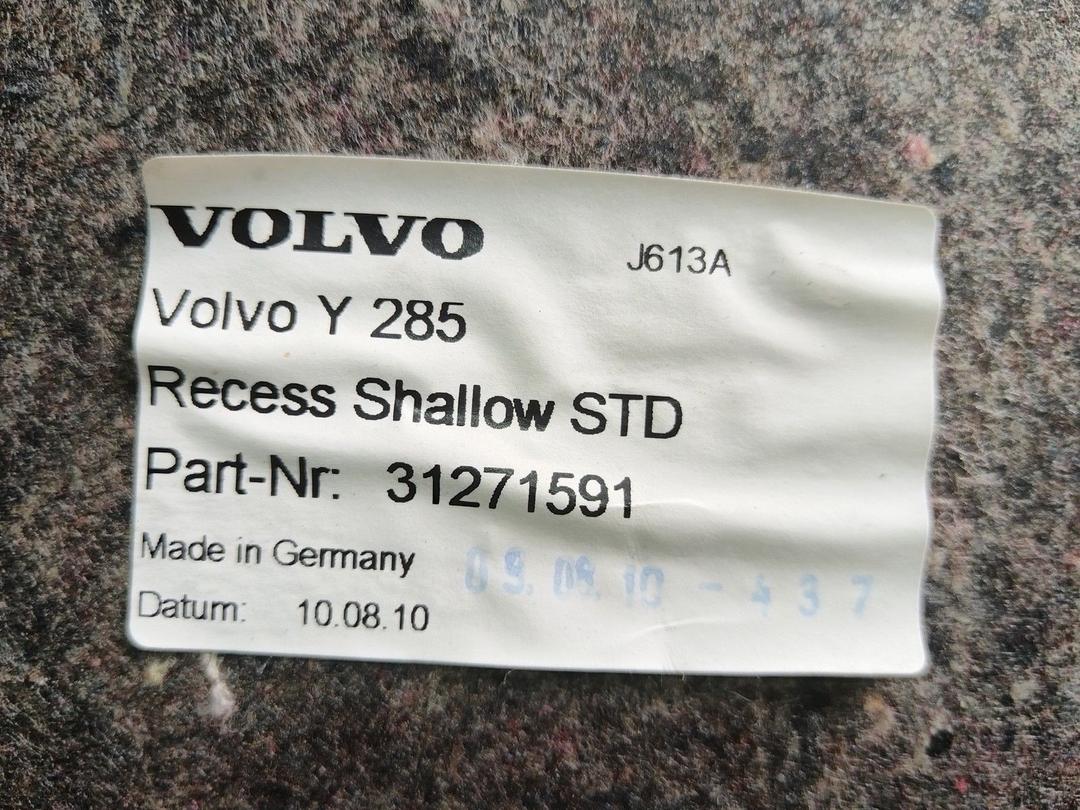 Пол багажника FQZ9ND Volvo XC70 купить на авторазборке