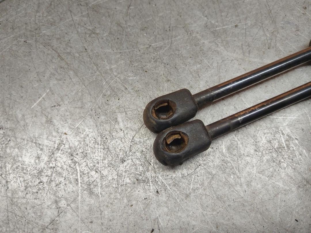 Амортизатор капота 1DAJ1F Ford Mondeo - Фото 3