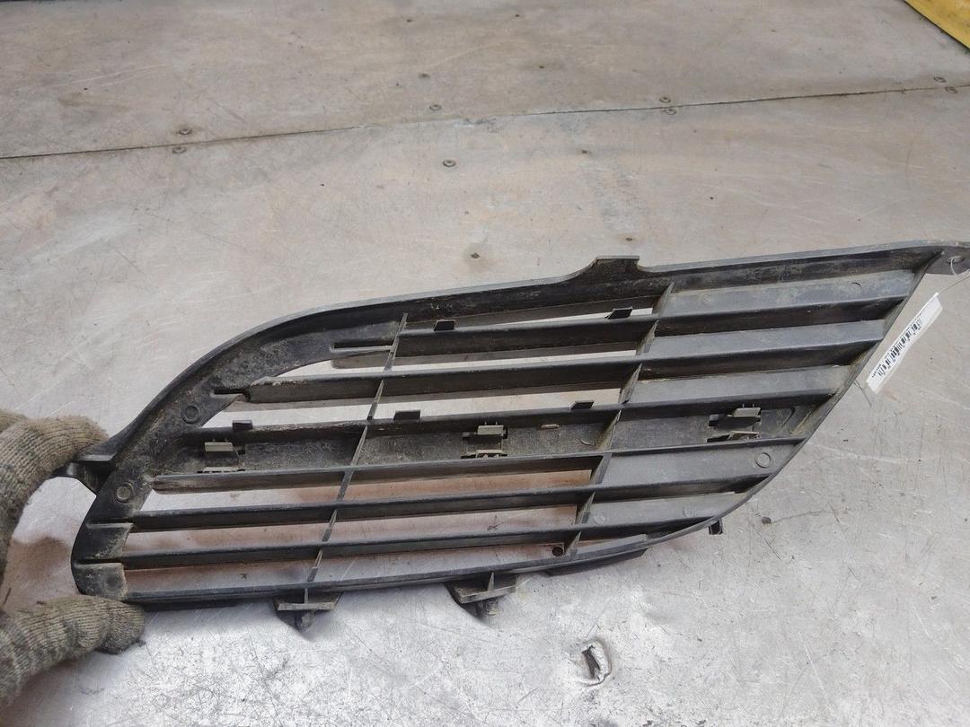 Решетка радиатора 8L0KG0 Nissan Almera Tino купить с доставкой