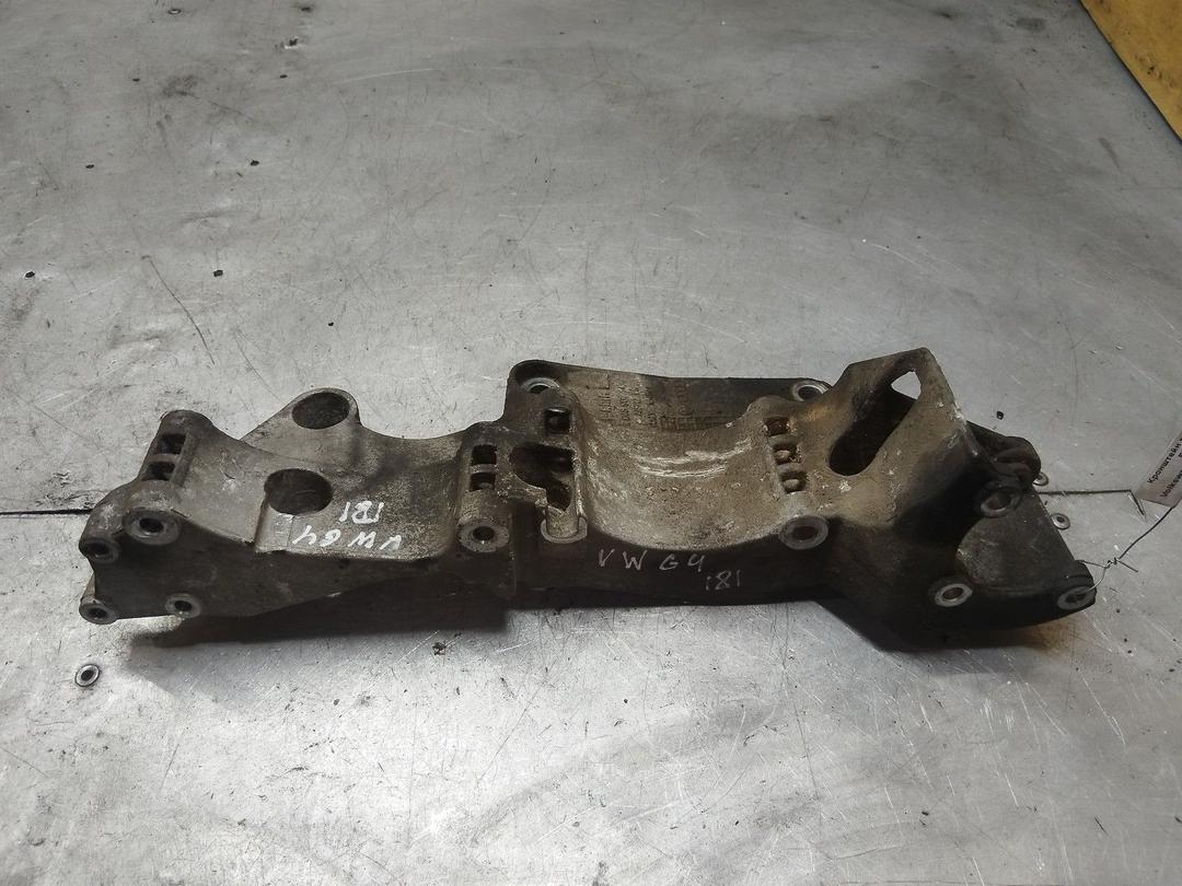 Кронштейн генератора FP26RG Volkswagen Golf