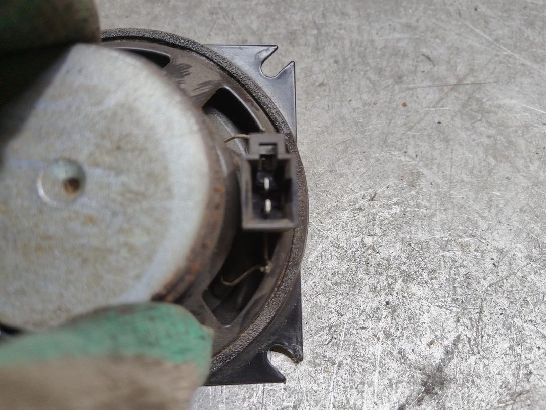 Динамик двери задней правой 4018YZ Renault Laguna купить с доставкой