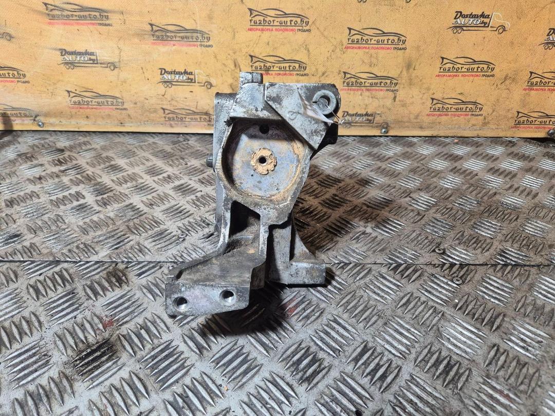 Кронштейн компрессора кондиционера P52A9T Rover 45 купить с доставкой