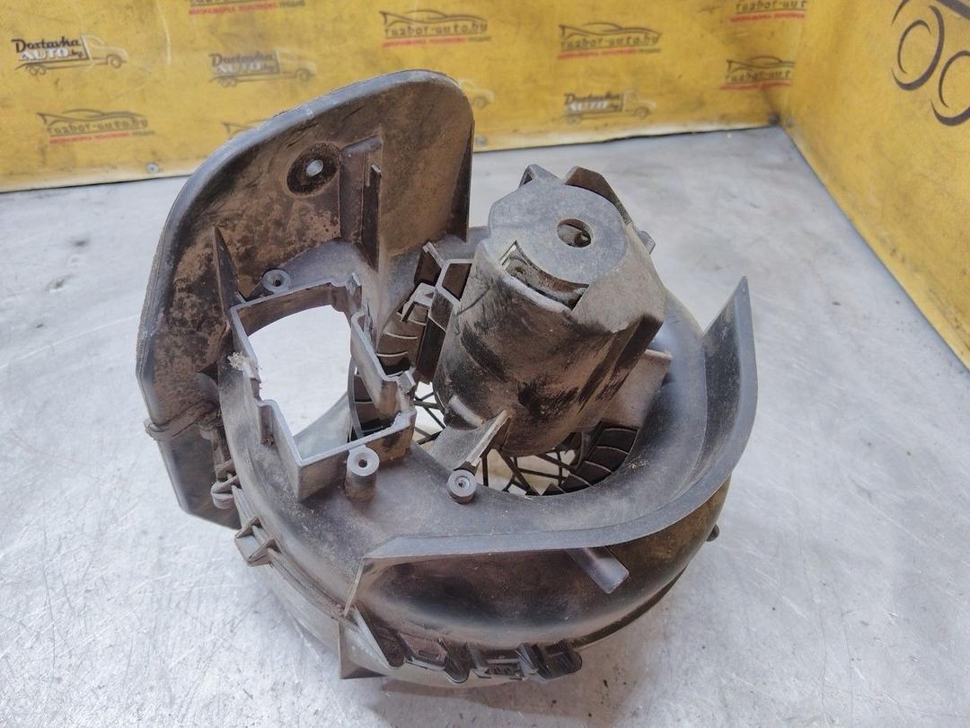 Моторчик печки 5HDIZA Renault Kangoo купить на авторазборке