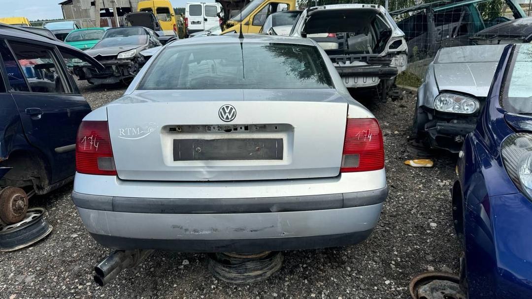 Ремень безопасности задний левый 8E91WZ Volkswagen Passat