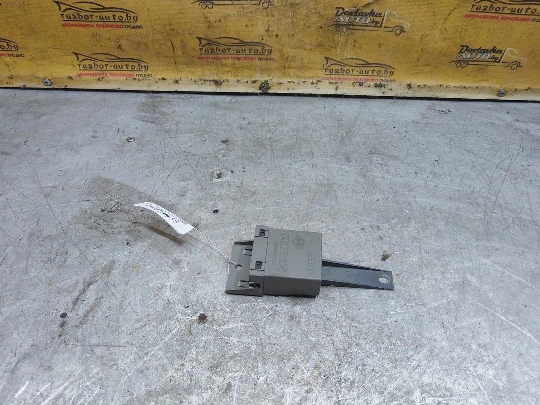 Блок управления стеклоподъемниками EO5VZ5 Renault Laguna